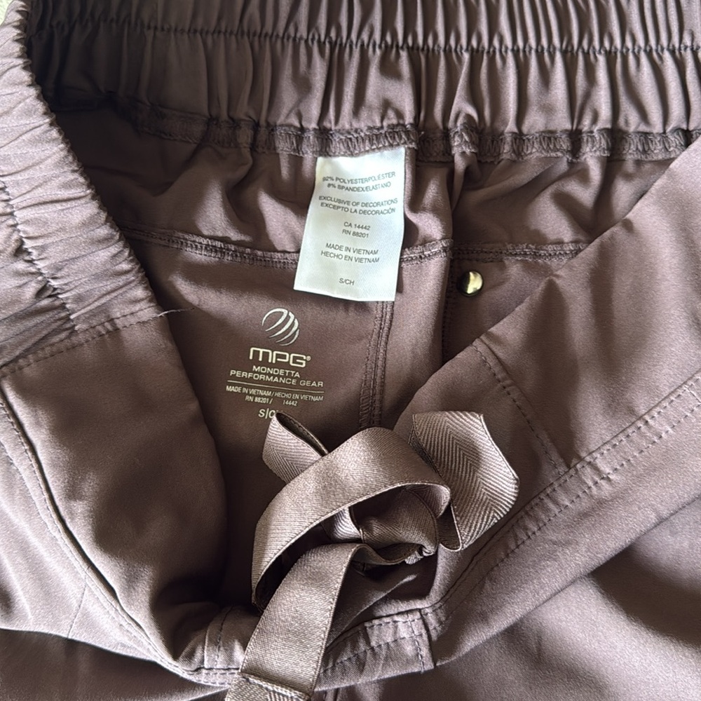 Mondetta rolled athletic shorts - Picture 4 of 6